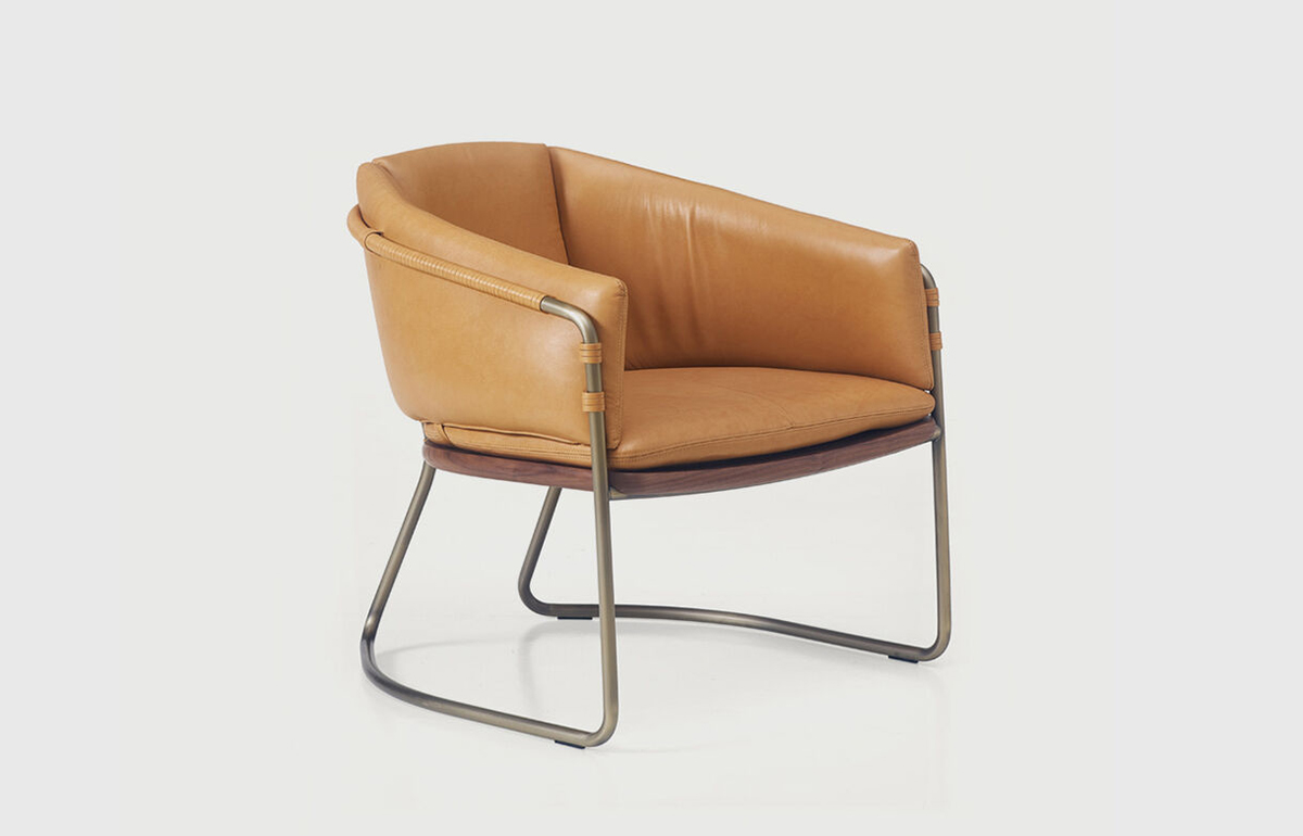 Fauteuil Géometric – Cuir camel, Noyer & Bronze – Image 3